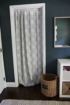Container With Sliding Curtain