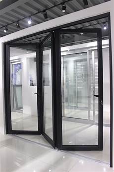 Container With Sliding Curtain