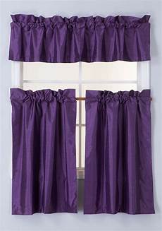 Ready­Made Curtain