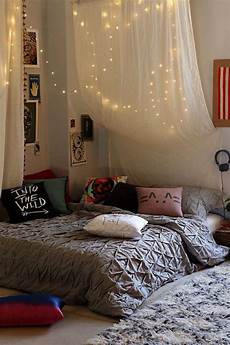 String Curtain